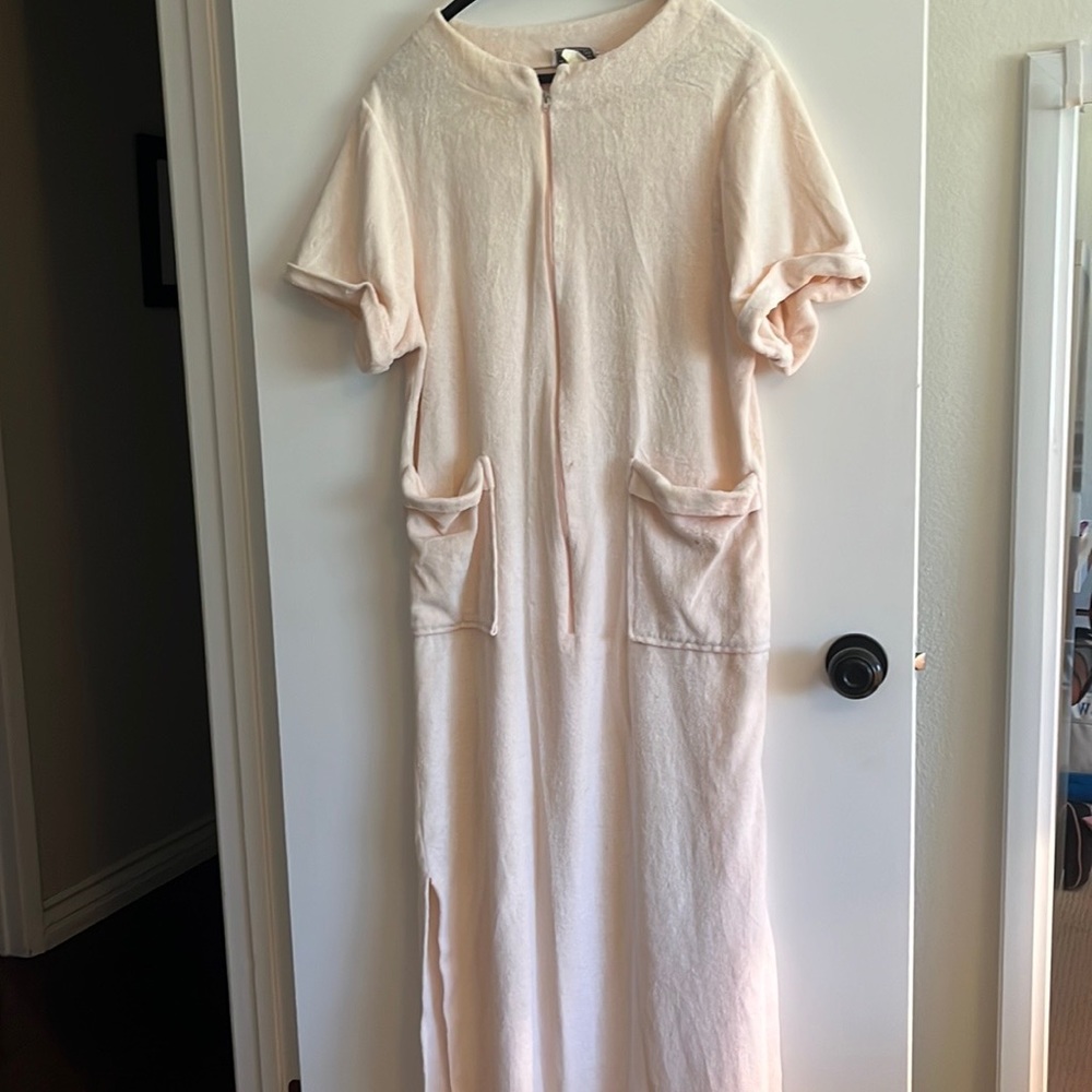 Terrycloth peach/light pink robe, Medium